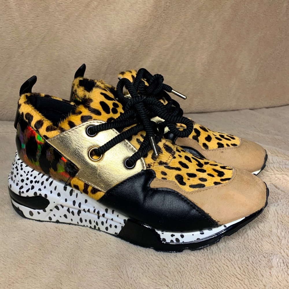 Steve Madden Leopard tennis shoes